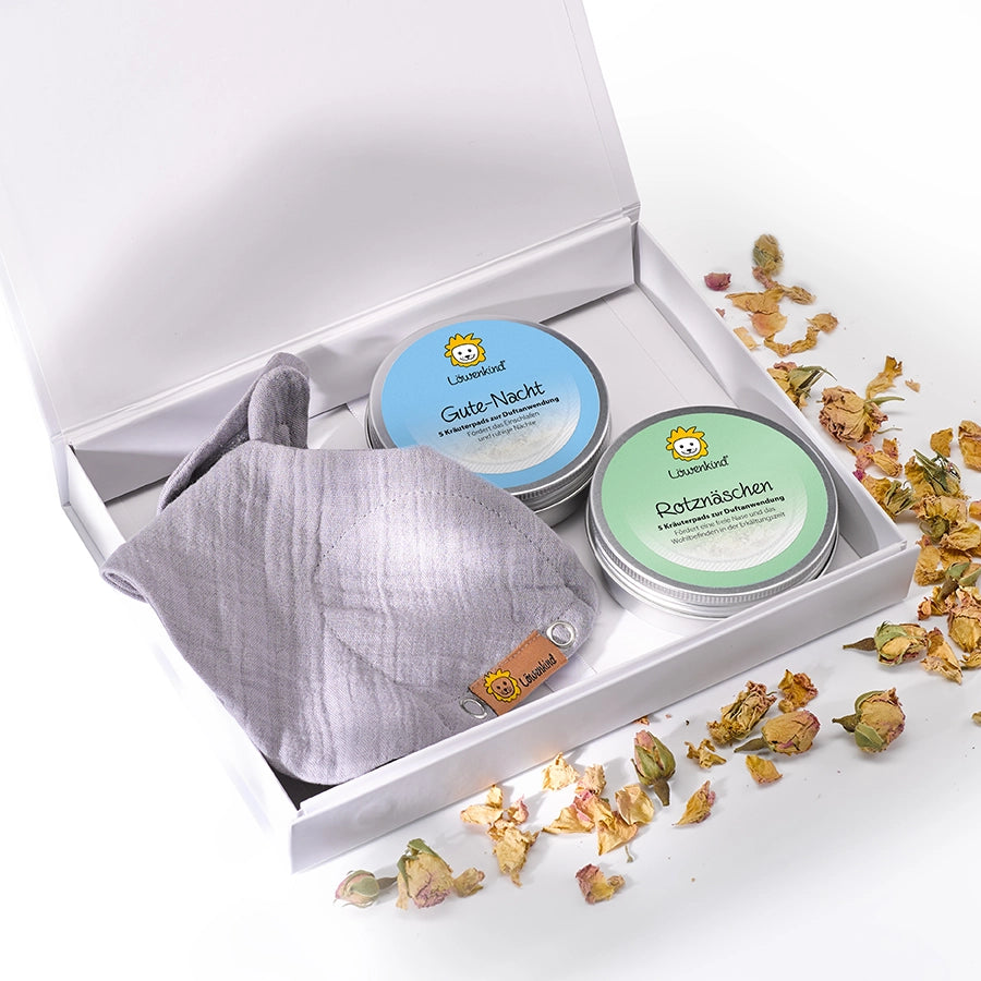 Gift set triangle scarf