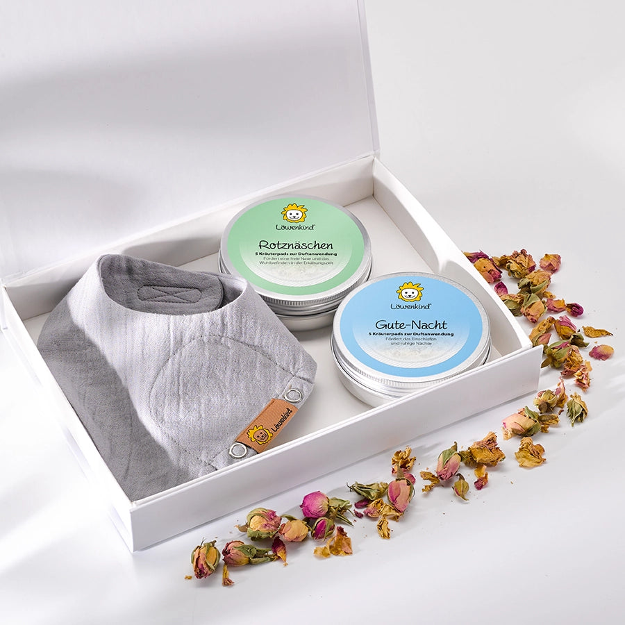 Geschenkset mit Geschenkbox, Halstuch Newborn Grau und zwei Kräuterpad-Dosen (Rotznäschen und Gute-Nacht)